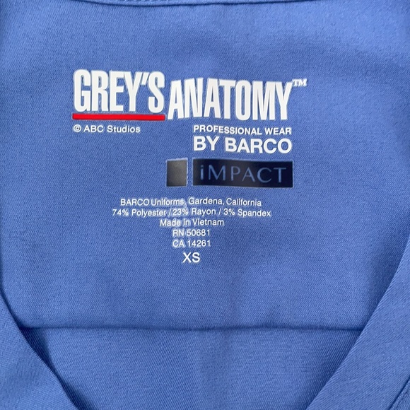 Scrub top - Picture 2 of 4